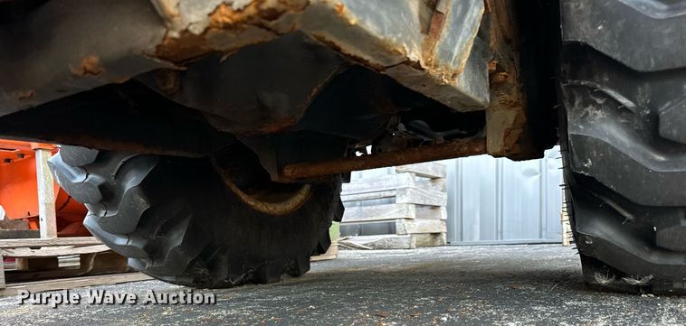 image for item DV5909 Holder  C9.72H municipal tractor