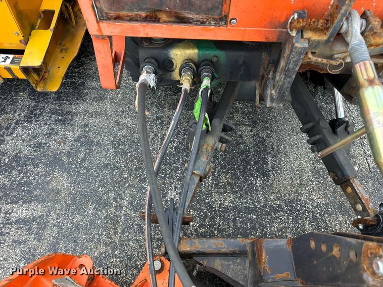 image for item DV5909 Holder  C9.72H municipal tractor