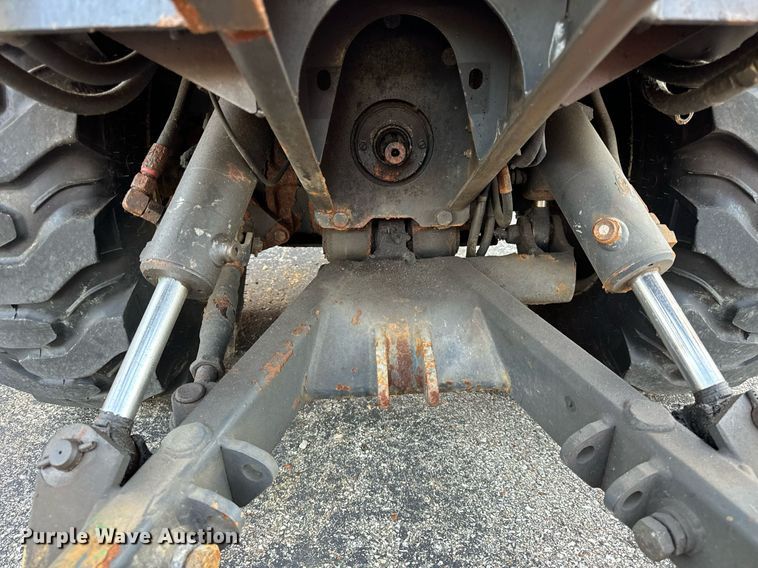 image for item DV5909 Holder  C9.72H municipal tractor