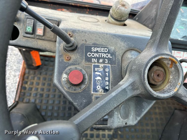 image for item DV5909 Holder  C9.72H municipal tractor