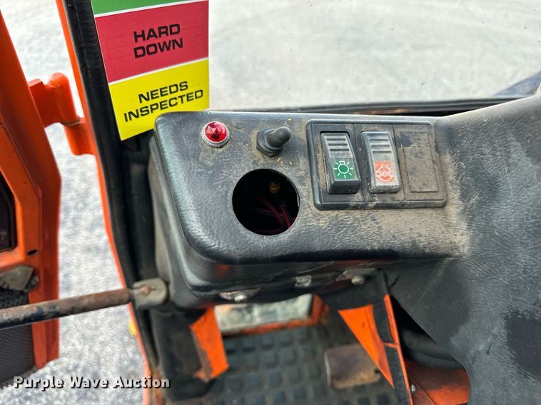 image for item DV5909 Holder  C9.72H municipal tractor