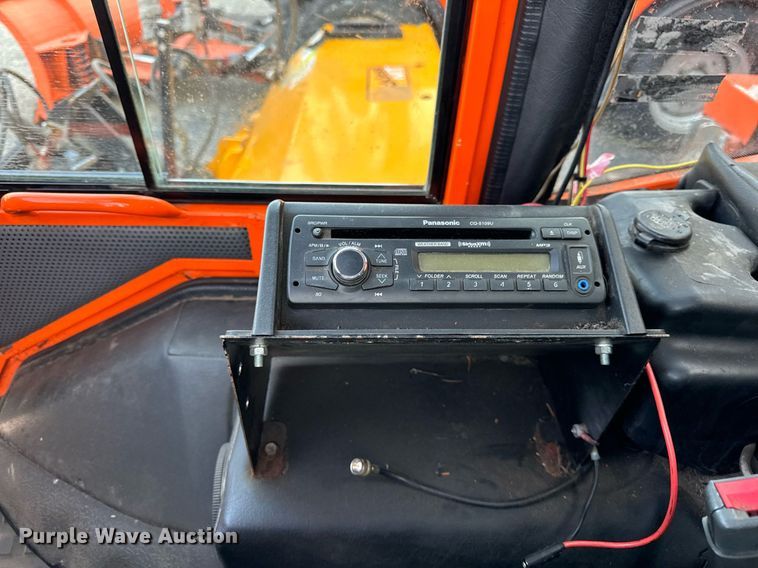 image for item DV5909 Holder  C9.72H municipal tractor