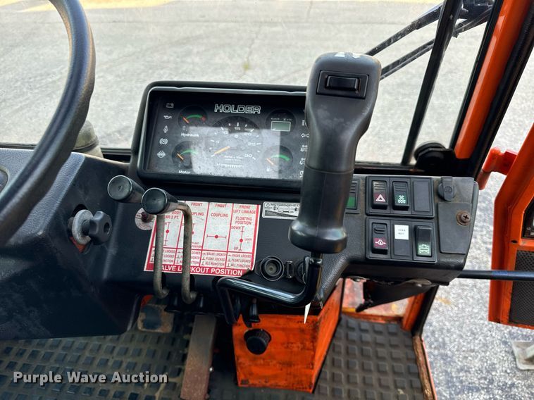 image for item DV5909 Holder  C9.72H municipal tractor