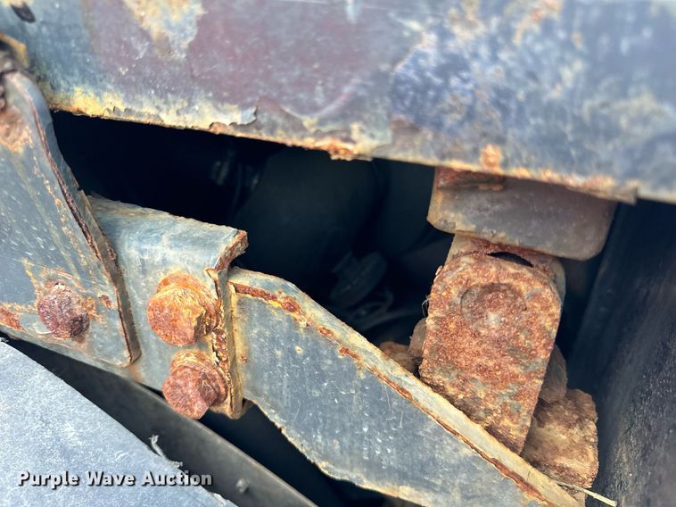 image for item DV5909 Holder  C9.72H municipal tractor