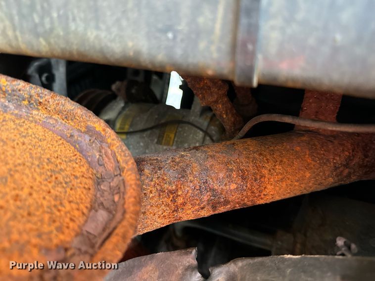 image for item DV5909 Holder  C9.72H municipal tractor