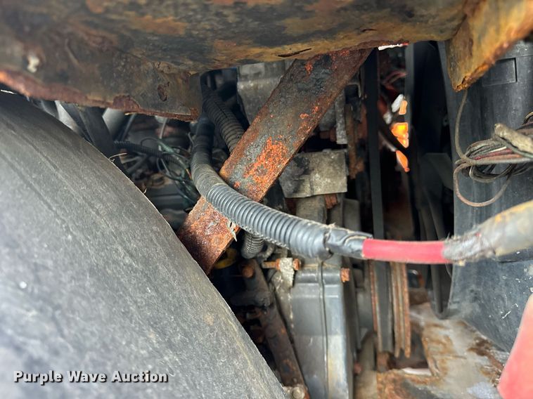 image for item DV5909 Holder  C9.72H municipal tractor