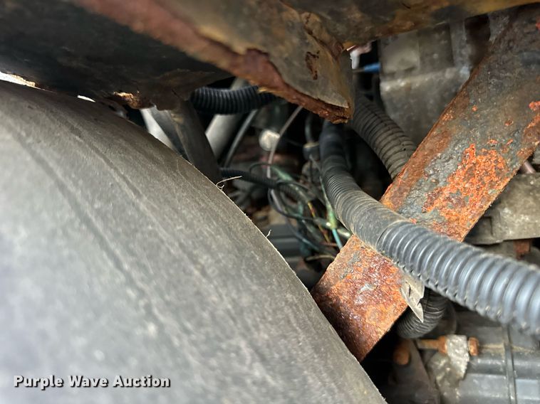 image for item DV5909 Holder  C9.72H municipal tractor