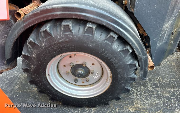 image for item DV5909 Holder  C9.72H municipal tractor