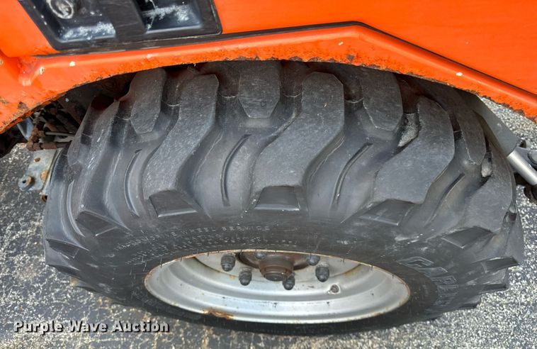 image for item DV5909 Holder  C9.72H municipal tractor