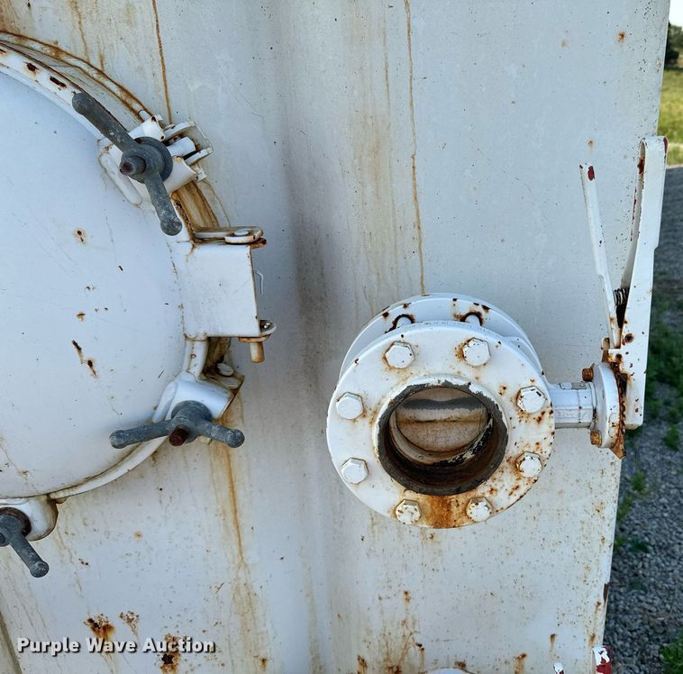 image for item DX1147 2007 Troxell frac tank trailer