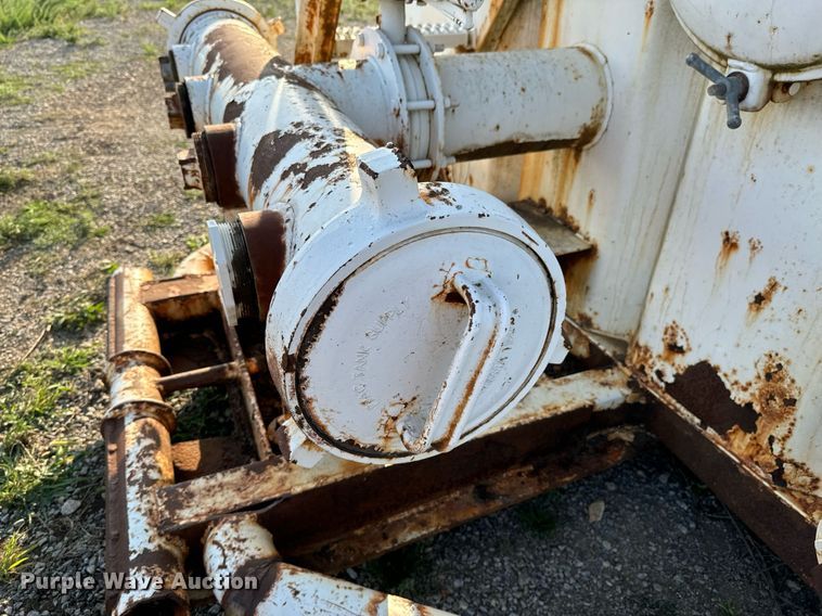 image for item DX1147 2007 Troxell frac tank trailer