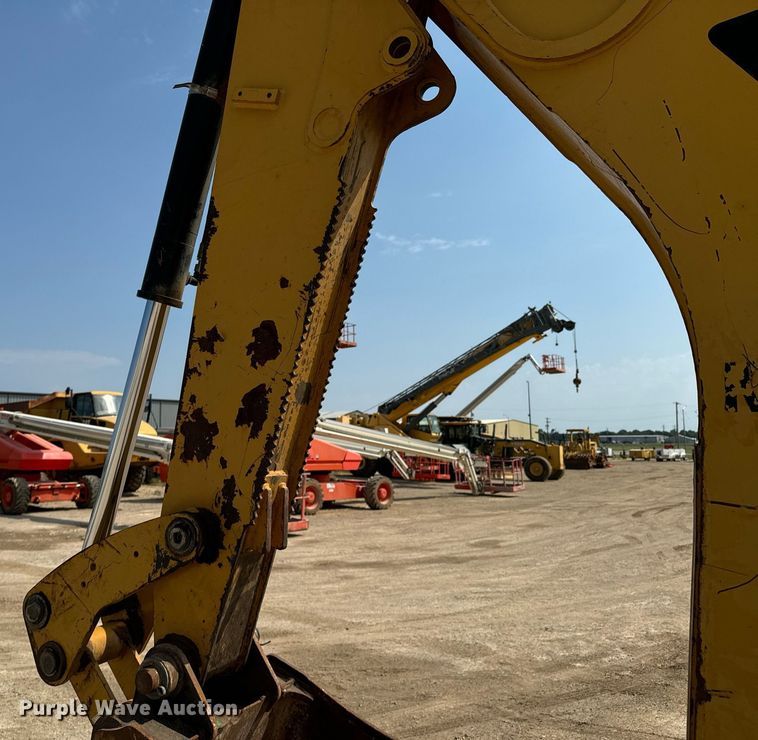 image for item DX1177 2012 Caterpillar 416F backhoe