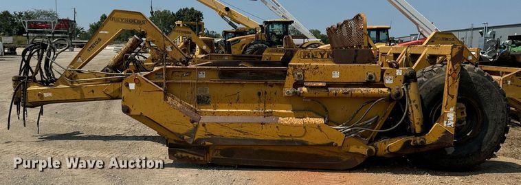 image for item DX1179 2004 Reynolds 17E10.5 scraper