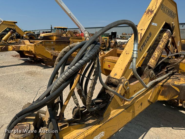 image for item DX1179 2004 Reynolds 17E10.5 scraper