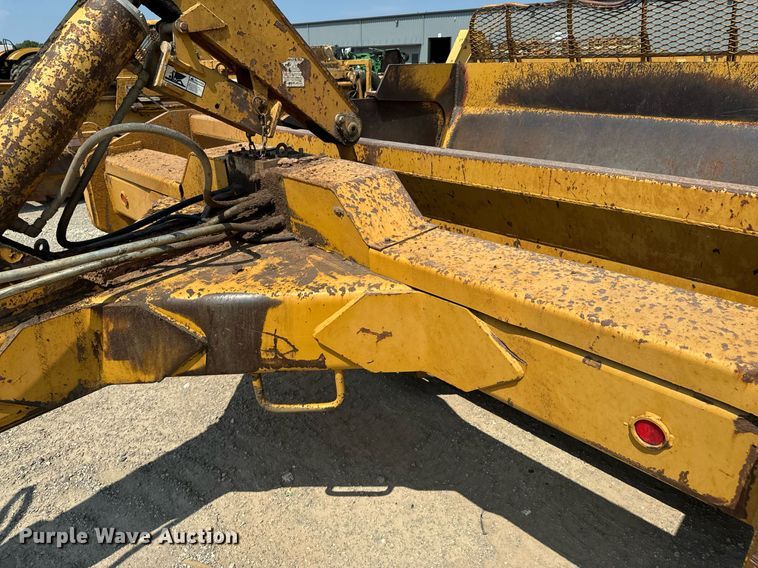 image for item DX1179 2004 Reynolds 17E10.5 scraper