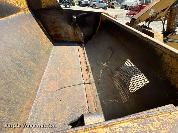 image for item DX1179 2004 Reynolds 17E10.5 scraper