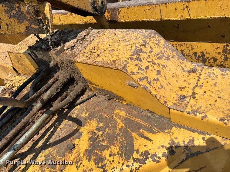 image for item DX1179 2004 Reynolds 17E10.5 scraper