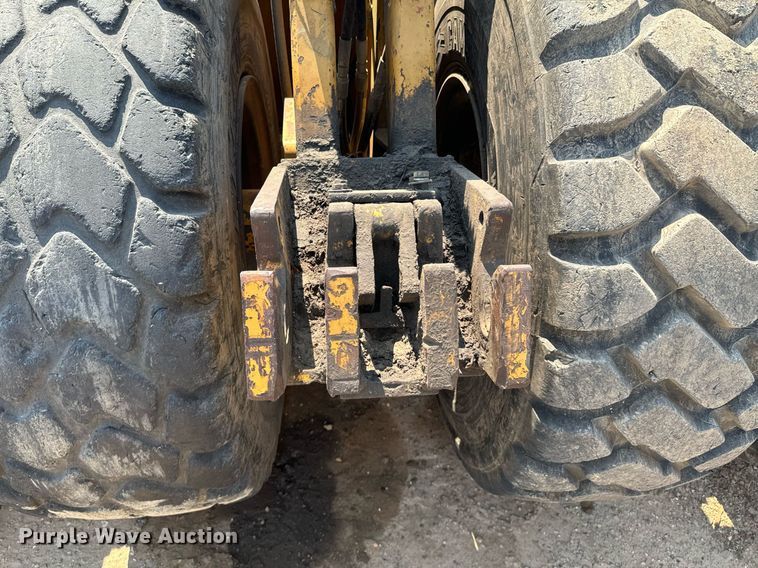 image for item DX1179 2004 Reynolds 17E10.5 scraper