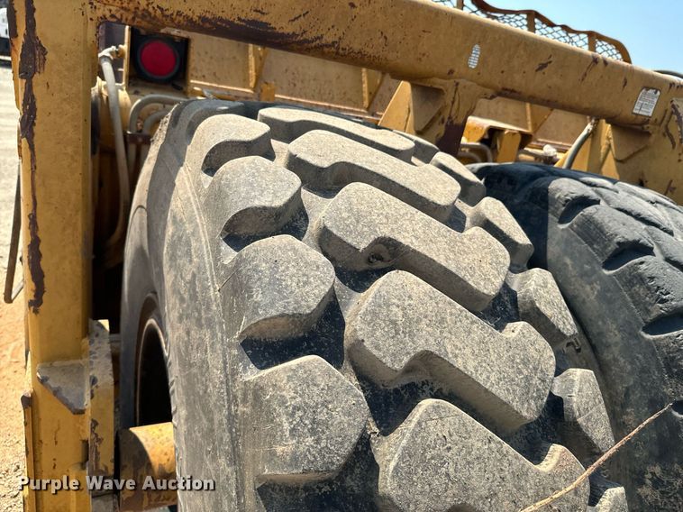 image for item DX1179 2004 Reynolds 17E10.5 scraper