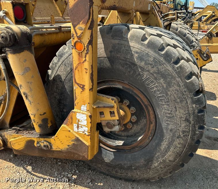 image for item DX1179 2004 Reynolds 17E10.5 scraper