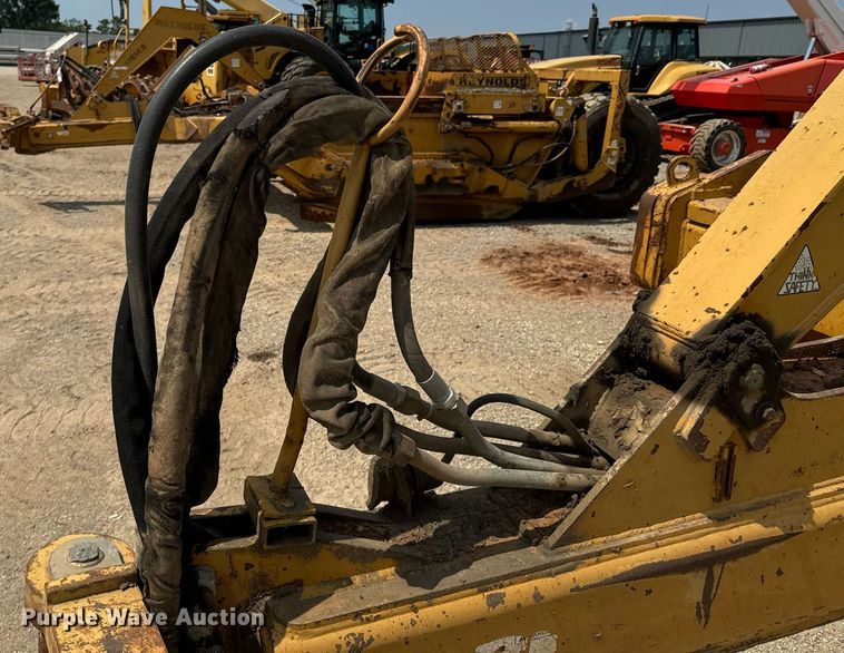 image for item DX1180 2004 Reynold  17E10.5 scraper