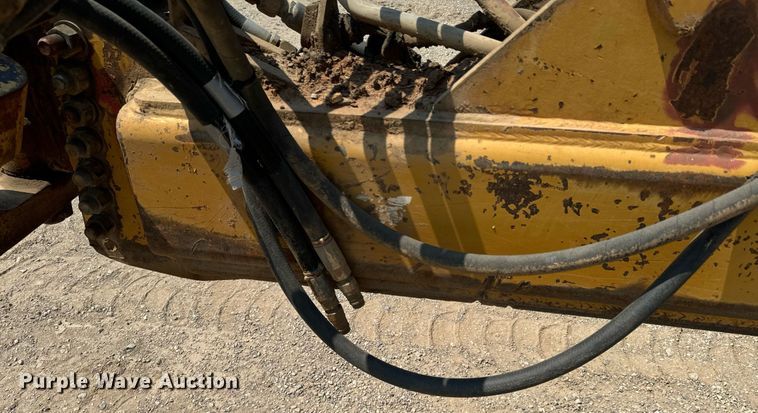 image for item DX1181 2004 Reynolds 17E10.5 scraper