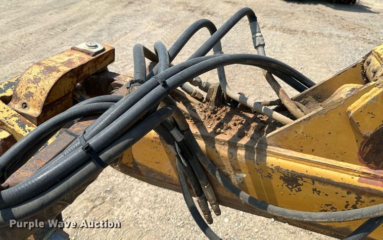 image for item DX1181 2004 Reynolds 17E10.5 scraper