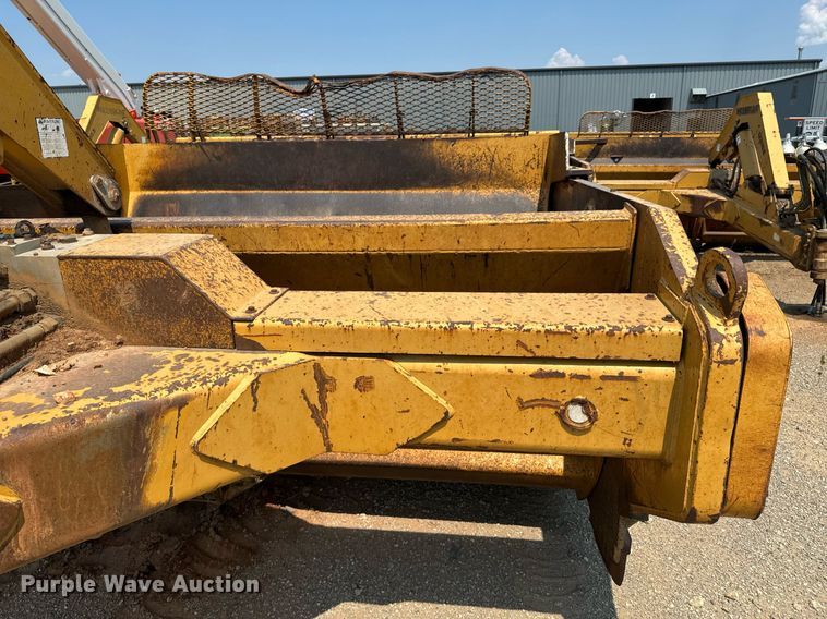 image for item DX1181 2004 Reynolds 17E10.5 scraper