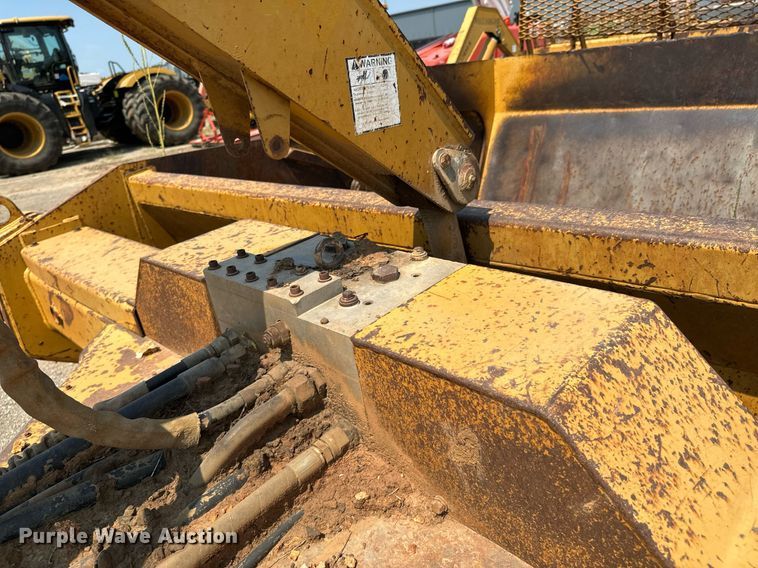 image for item DX1181 2004 Reynolds 17E10.5 scraper