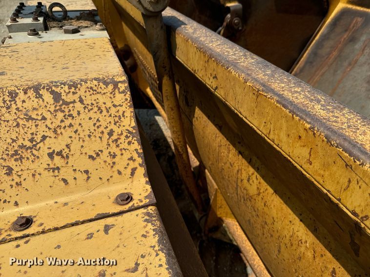 image for item DX1181 2004 Reynolds 17E10.5 scraper