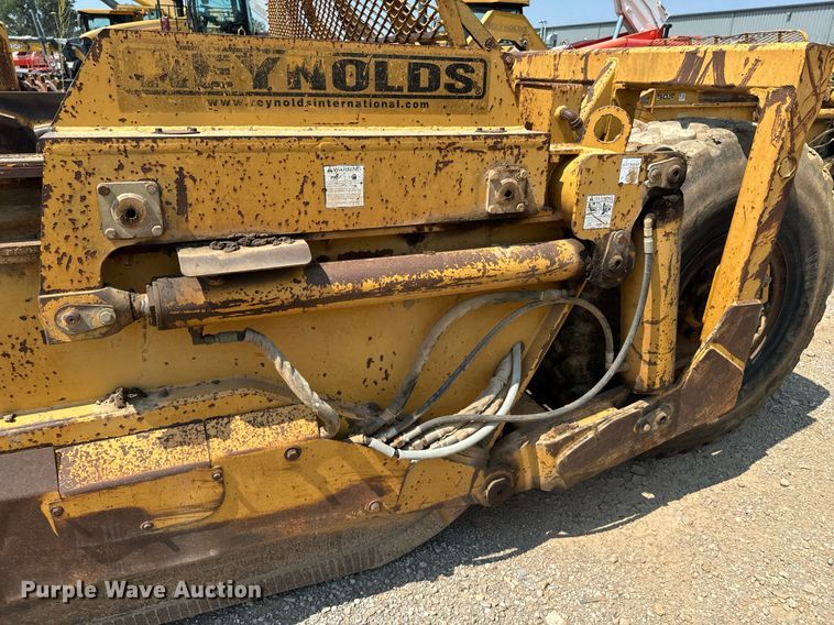 image for item DX1181 2004 Reynolds 17E10.5 scraper