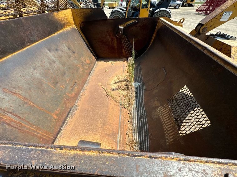 image for item DX1181 2004 Reynolds 17E10.5 scraper