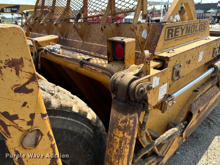 image for item DX1181 2004 Reynolds 17E10.5 scraper