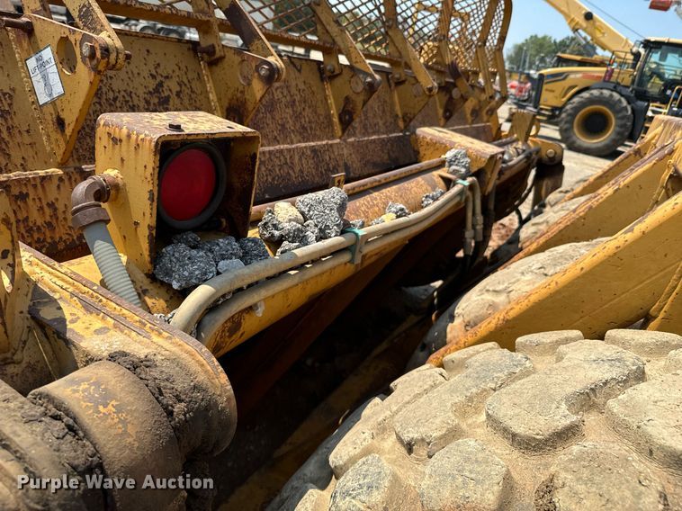 image for item DX1181 2004 Reynolds 17E10.5 scraper