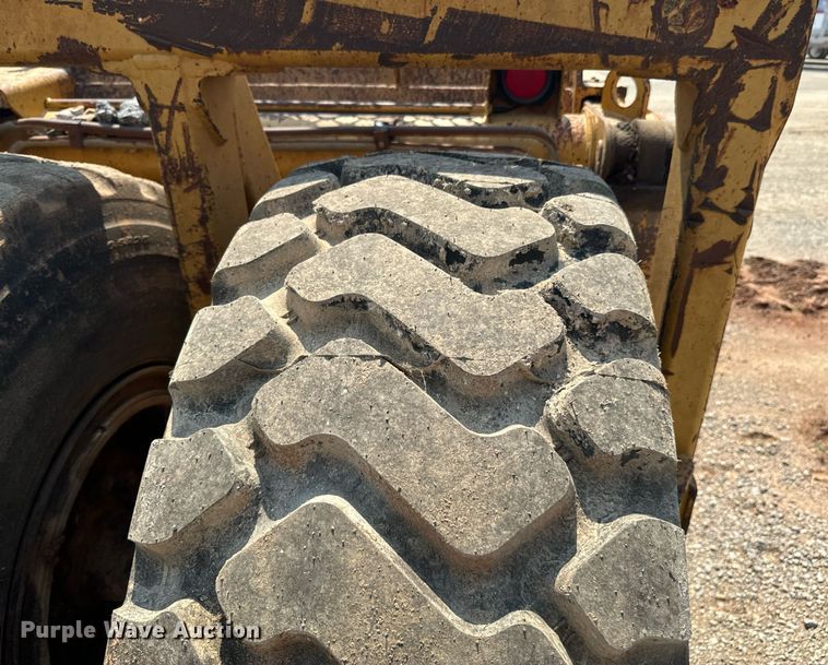 image for item DX1181 2004 Reynolds 17E10.5 scraper