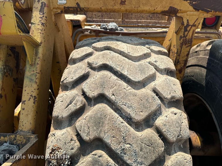 image for item DX1181 2004 Reynolds 17E10.5 scraper