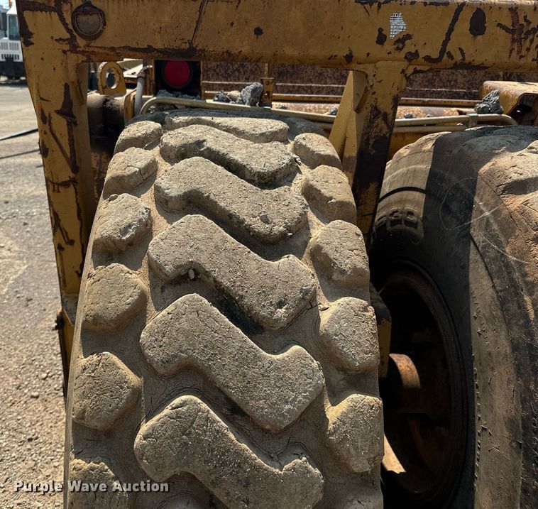 image for item DX1181 2004 Reynolds 17E10.5 scraper