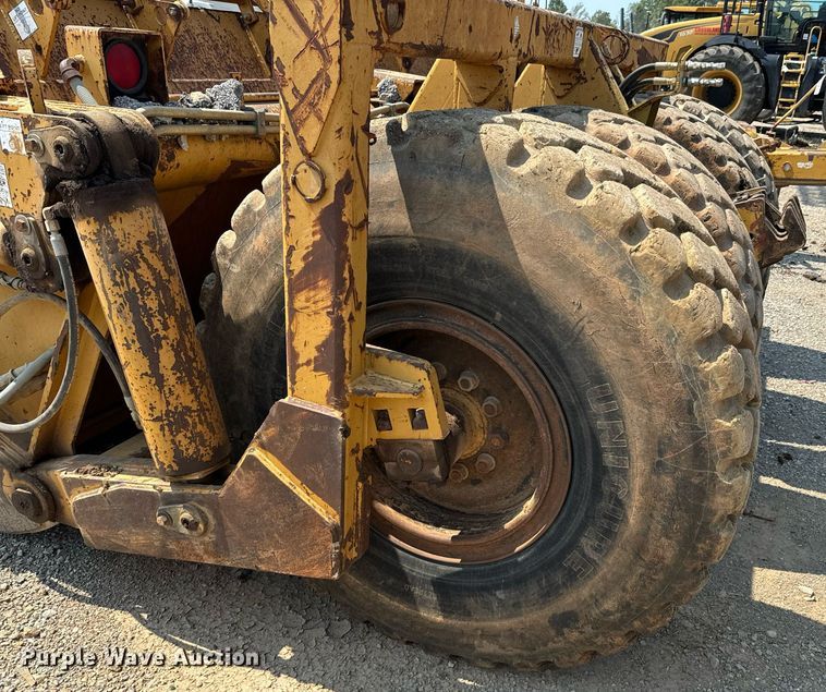 image for item DX1181 2004 Reynolds 17E10.5 scraper