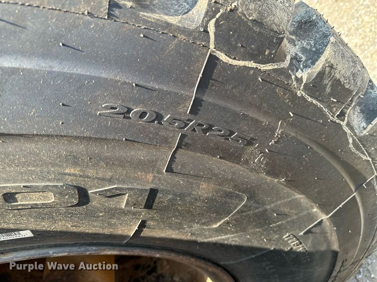 image for item DX1181 2004 Reynolds 17E10.5 scraper