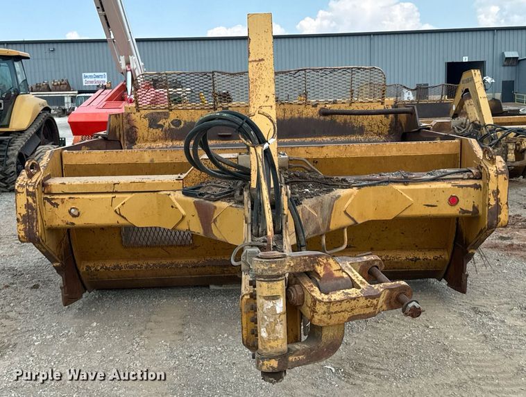 image for item DX1182 2004 Reynolds 17E10.5 scraper