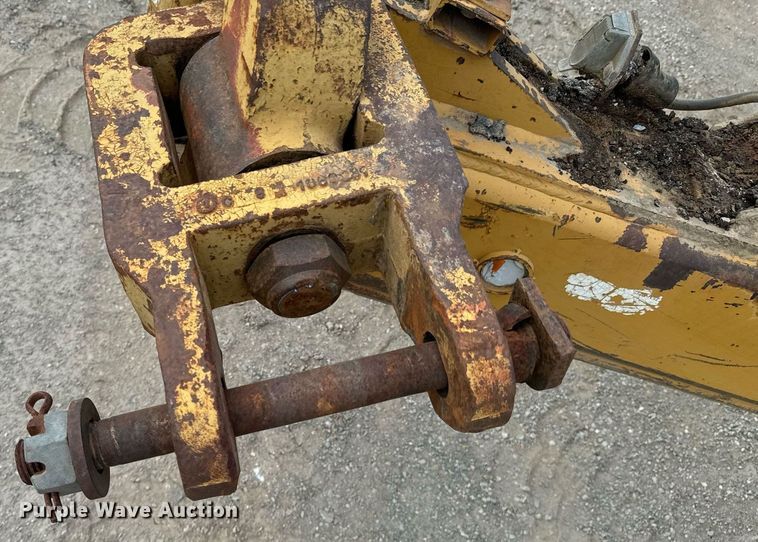 image for item DX1182 2004 Reynolds 17E10.5 scraper