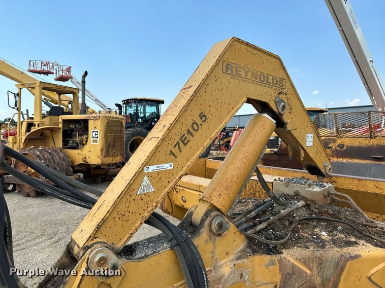 image for item DX1182 2004 Reynolds 17E10.5 scraper