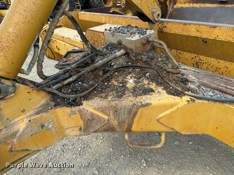 image for item DX1182 2004 Reynolds 17E10.5 scraper