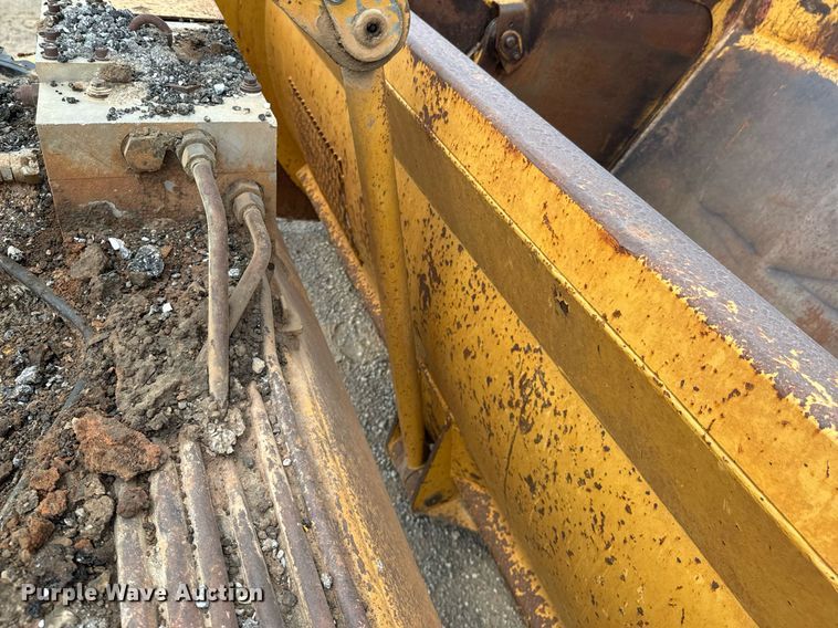 image for item DX1182 2004 Reynolds 17E10.5 scraper