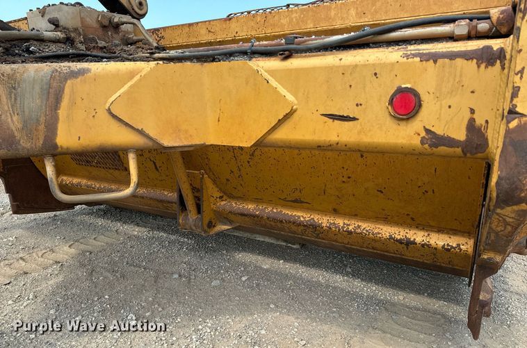 image for item DX1182 2004 Reynolds 17E10.5 scraper