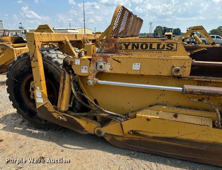 image for item DX1182 2004 Reynolds 17E10.5 scraper
