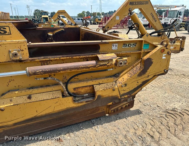 image for item DX1182 2004 Reynolds 17E10.5 scraper