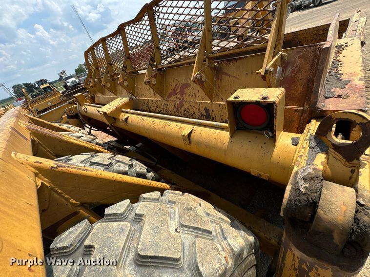 image for item DX1182 2004 Reynolds 17E10.5 scraper