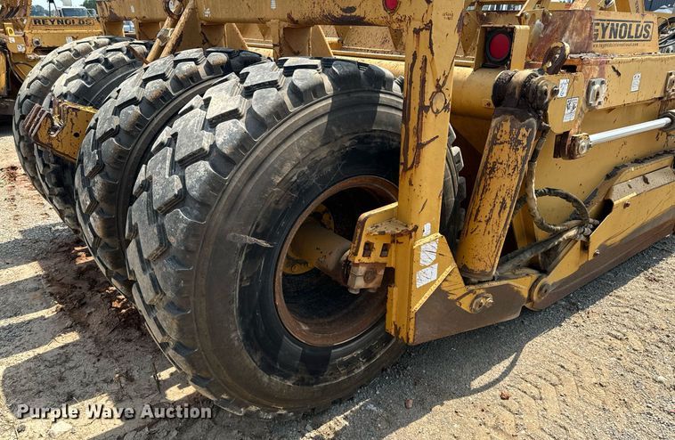 image for item DX1182 2004 Reynolds 17E10.5 scraper