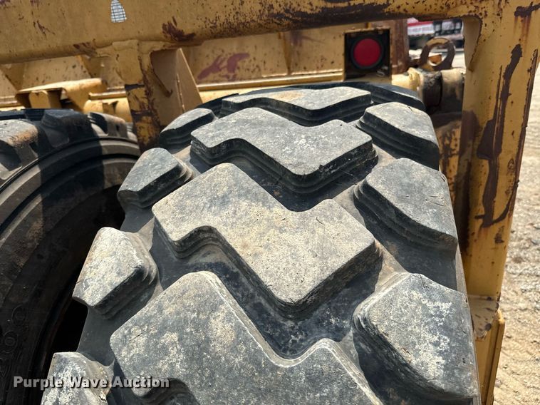 image for item DX1182 2004 Reynolds 17E10.5 scraper